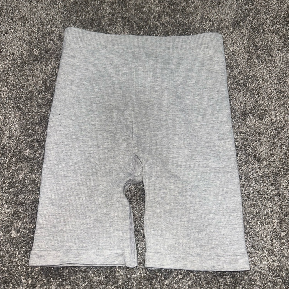 Fabletics Gray Ribbed Biker Shorts - Picture 2 of 5